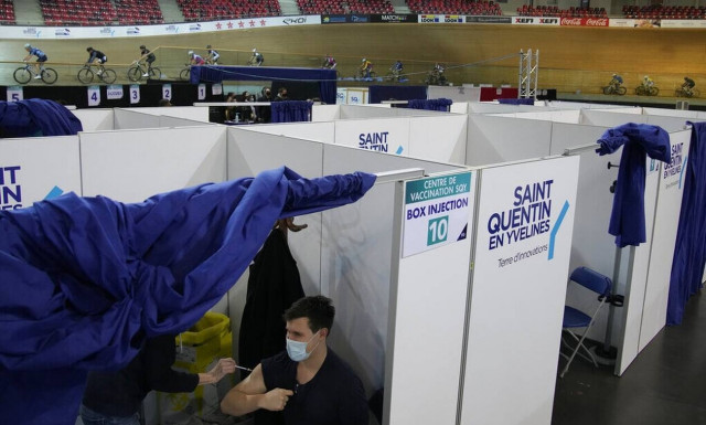 Γαλλία: Εξαρθρώθηκε δίκτυο χιλιάδων πλαστών υγειονομικών πάσων