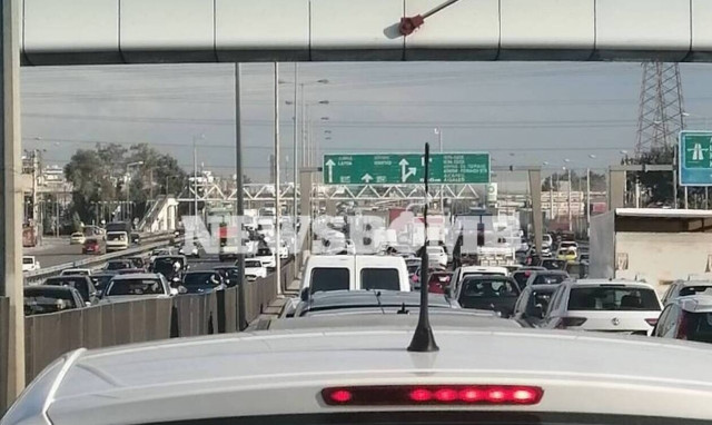 Κίνηση τώρα: Εικόνες χάους στον Κηφισό - Μεγάλες καθυστερήσεις και στην Αττική Οδό