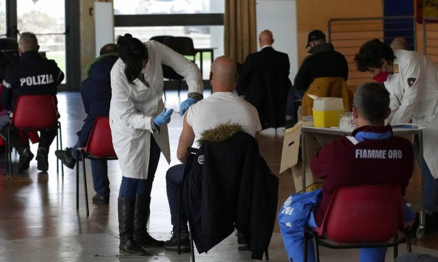 Ιταλία: Πάνω από 28.000 τα νέα κρούσματα - Έκκληση στους πολίτες «να φερθούν υπεύθυνα» τις γιορτές