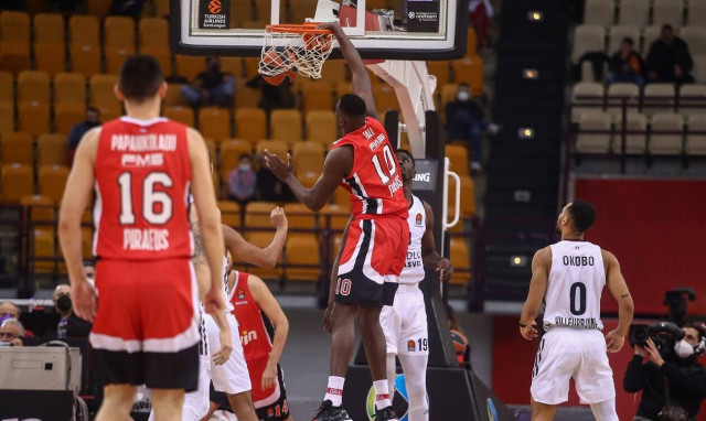 Euroleague: Μόνος τρίτος ο Ολυμπιακός, 9-0 στο ΣΕΦ! - Όλα τα highlights κι η βαθμολογία (vids)