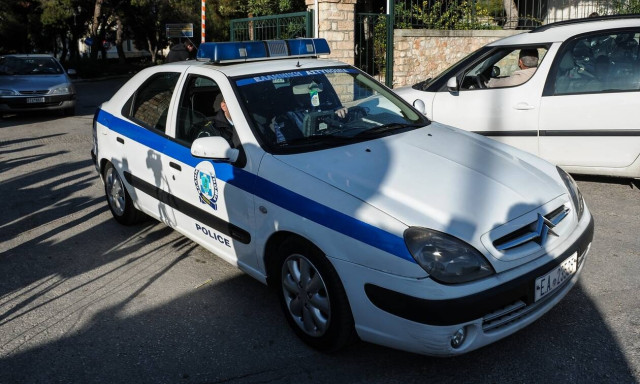 Μενίδι: Ανήλικοι επιτέθηκαν και λήστεψαν 36χρονη οδηγό