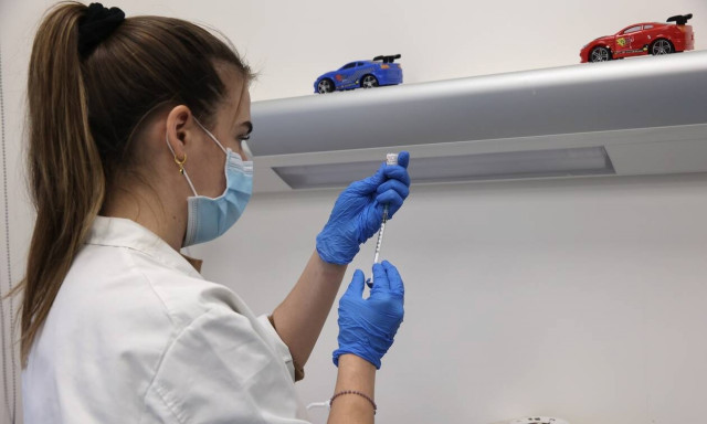 Μέσα σε διάστημα περίπου τριών ωρών εμβολιάστηκαν περισσότεροι από 350 πολίτες στη Θεσσαλονίκη 