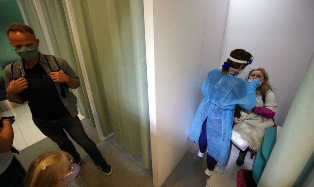 Μετάλλαξη «Όμικρον»: «Πολιορκεί» την Ιταλία - 83 κρούσματα έχουν καταγραφεί στη χώρα