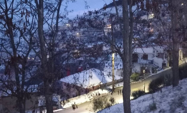 Κακοκαιρία «Κάρμελ»: Έντυσε στα λευκά ορεινές περιοχές της Λάρισας