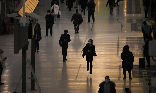 Μετάλλαξη «Όμικρον» - «Καμπανάκι» ΠΟΥ: Εξαπλώνεται ραγδαία όπου υπάρχει μετάδοση