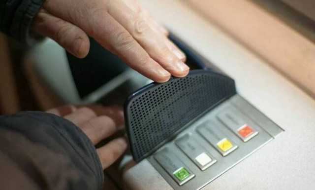 «Βρέχει» λεφτά τις επόμενες μέρες: Πότε καταβάλλονται συντάξεις, δώρα και επιδόματα