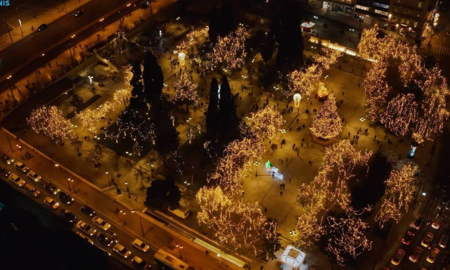 Χριστούγεννα στην Αθήνα: Οι ομορφότεροι στολισμοί της πόλης (video)