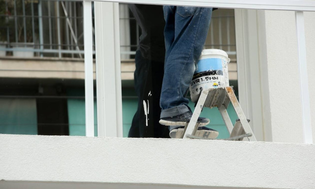 ΕΦΚΑ: Πότε καταβάλλεται το αδειοδωρόσημο Χριστούγεννων σε εργατοτεχνίτες οικοδόμους