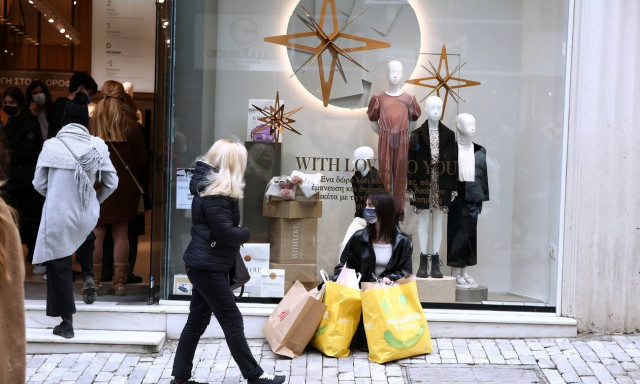 Εορταστικό ωράριο Χριστουγέννων 2021: Πώς θα λειτουργήσουν τα καταστήματα μέχρι και την Πρωτοχρονιά