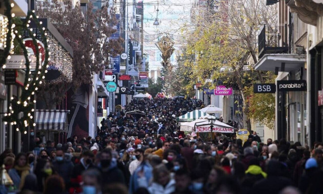 Χριστούγεννα 2021: Υποτονική η αγορά - Οι καταναλωτές αγοράζουν δώρα των 5 ευρώ