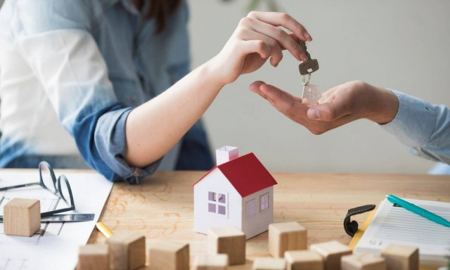 Ακίνητα: Η έκρηξη στις τιμές ενοικίων «οδηγεί» στην αγορά – Τι πρέπει να προσέχουμε