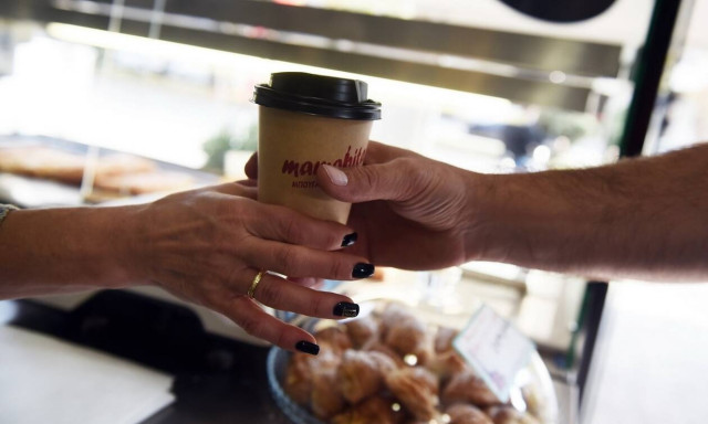 Εστίαση: Νέος φόρος ακριβαίνει take away και delivery - Πόση θα είναι η επιβάρυνση