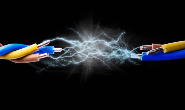 «Ηλεκτροσόκ» στα νοικοκυριά από τις αυξήσεις στα τιμολόγια ρεύματος και φυσικού αερίου