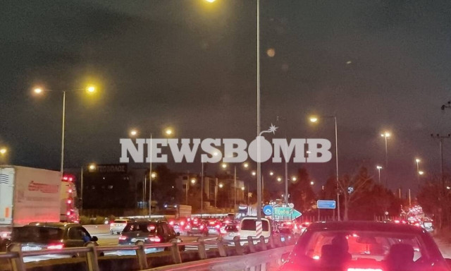 Κίνηση live: «Χάος» στους δρόμους - Σχηματίζονται ουρές χιλιομέτρων