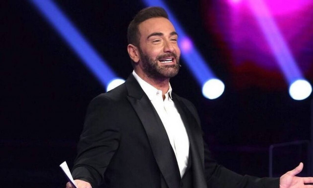 Πόσο είπατε; Αυτό είναι το υπέρογκο ποσό που κοστίζει στον Νίκο Κοκλώνη κάθε επεισόδιο του J2US!