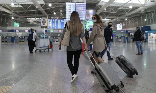 Κομισιόν: Στους 9 μήνες η ισχύς του πιστοποιητικού εμβολιασμού για ταξίδια από 1η Φεβρουαρίου