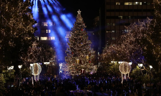 Εορταστικό ωράριο Χριστουγέννων 2021: Οι ώρες λειτουργίας των καταστημάτων μέχρι την Πρωτοχρονιά