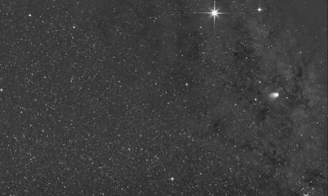 Ο κομήτης Λέοναρντ φωτίζει τον ουρανό - Η εκπληκτική απεικόνισή του (vid)