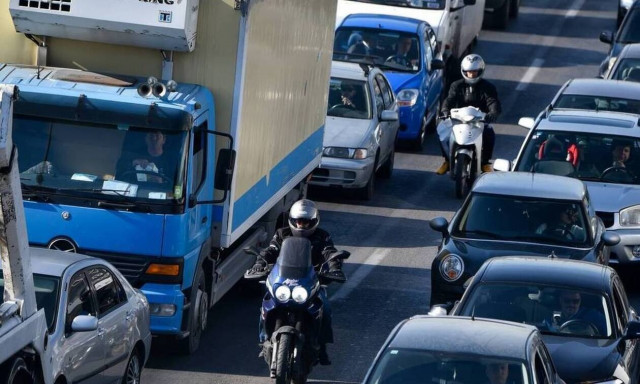 Κίνηση live: «Κόλαση» στον Κηφισό μετά από καραμπόλα τεσσάρων οχημάτων