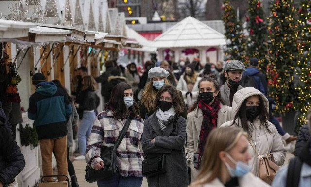 Μετάλλαξη Όμικρον: Αυτά είναι τα πρώτα συμπτώματα του πρώτου 48ώρου