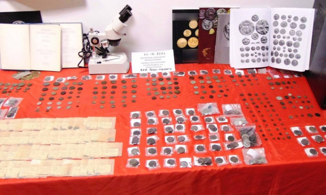 Σέρρες: Πατέρας και κόρη έκρυβαν αρχαιολογικό θησαυρό σπίτι τους