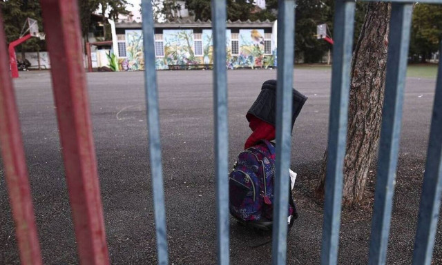 Νέο βίντεο-ντοκουμένο από το άγριο ξύλο μαθητών με καθηγητή στο ΕΠΑΛ Αιγάλεω