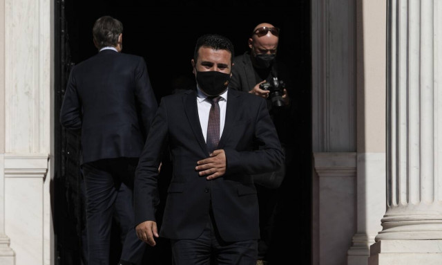 Τι σημαίνει η παραίτηση του «κασκαντέρ» Ζάεφ – Πώς θα επηρεάσει την Ελλάδα η επόμενη μέρα;