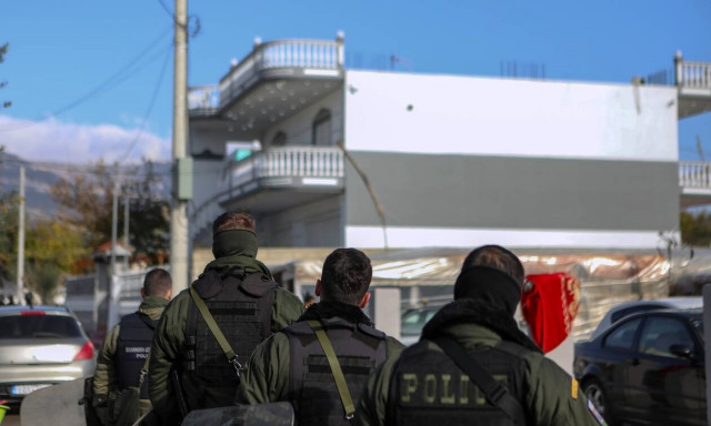 Μεγάλη αστυνομική επιχείρηση στο Ζεφύρι