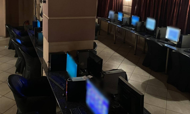 Στο δόκανο της ΕΛΑΣ στέκι παράνομου τζόγου στη Θεσσαλονίκη – Δύο συλλήψεις