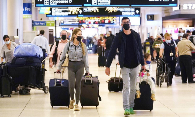 ΗΠΑ: Εκατομμύρια Αμερικανοί θα κάνουν διακοπές, παρά την αύξηση των κρουσμάτων απο την «Όμικρον»