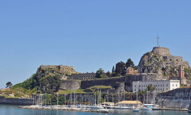 Κέρκυρα: Τα «χρυσοκόκκινα» Χριστούγεννα του νησιού - Τα ήθη και τα έθιμα