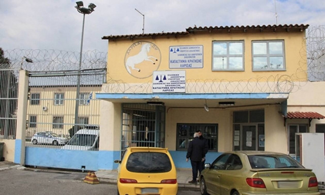 Λάρισα: Κρατούμενος παρίστανε τον ασθενή και προσπάθησε να αποδράσει