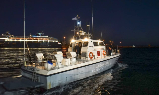 Ναυάγιο στην Πάρο: Δύο νεκροί και 57 διασωθέντες - Σε εξέλιξη η επιχείρηση του λιμενικού