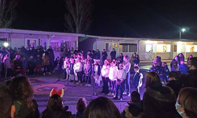 Κρήτη: Χριστούγεννα στο «λαβωμένο» Αρκαλοχώρι - Η ελπίδα «φωτίζει» ξανά