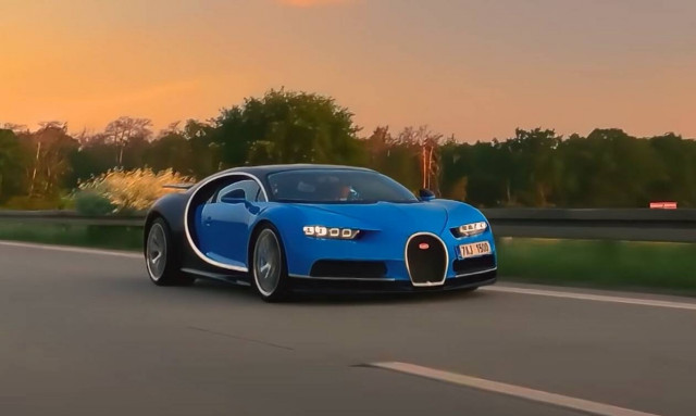 Μια Bugatti Chiron πιάνει 400+ χλμ./ώρα στην Autobahn
