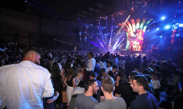 Νέα μέτρα: Ραγδαίες εξελίξεις! Σκέψεις για «λουκέτο» στα κέντρα διασκέδασης την Πρωτοχρονιά