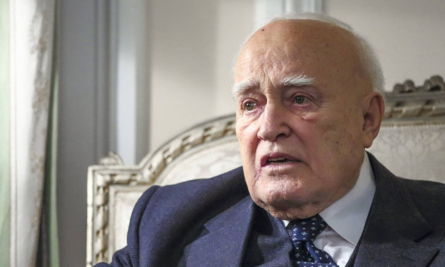 Με τιμές αρχηγού κράτους η κηδεία του Κάρολου Παπούλια - Τριήμερο δημόσιο πένθος