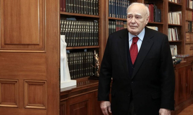 Βαρβιτσιώτης: Με θλίψη και συγκίνηση αποχαιρετώ τον δημοκράτη πολιτικό Κάρολο Παπούλια