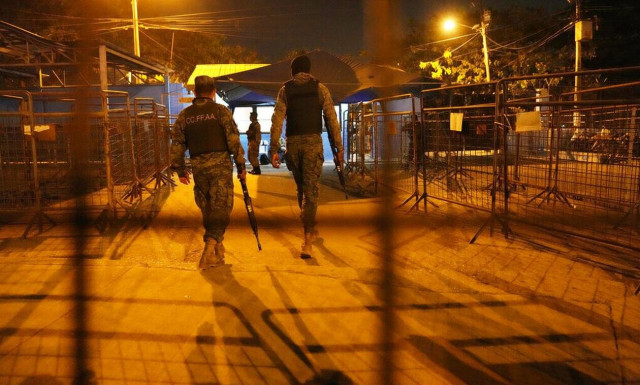 Κρίση στις φυλακές του Ισημερινού: Παρατείνεται ο έλεγχος της πρόσβασης από τον στρατό