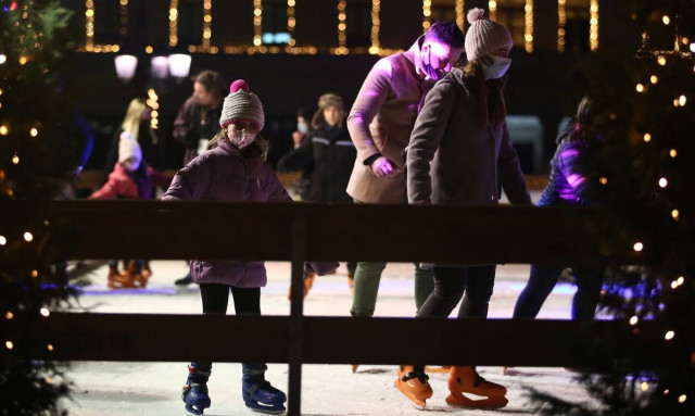 Μετά το ρεβεγιόν τα μέτρα: Όσα θα ισχύσουν σε διασκέδαση και γήπεδα - «Βόμβα» για 12.000 κρούσματα