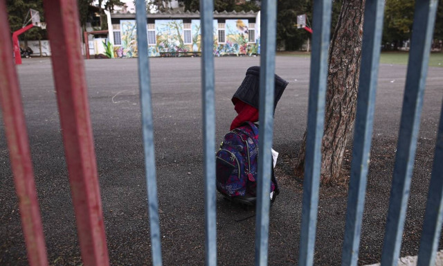 Νέα μέτρα: Πάλι δεν άλλαξαν τα πρωτόκολλα για τα σχολεία - «Φωνάζουν» οι ειδικοί