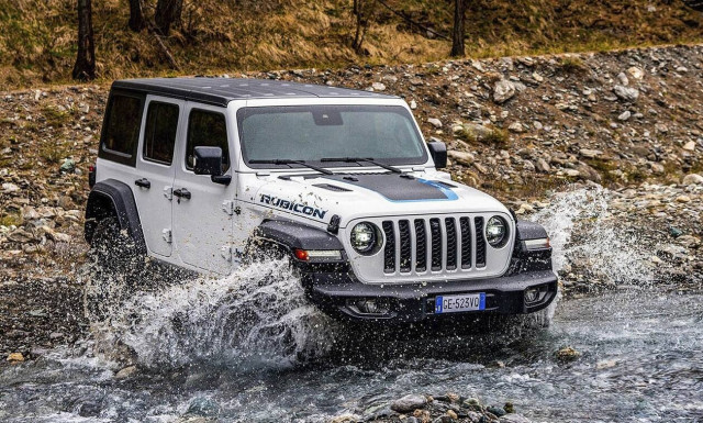 Aνάκληση των Jeep Wrangler 4xe για ένα πολύ περίεργο πρόβλημα