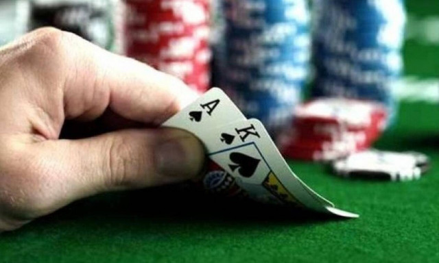 Ρέθυμνο: Συνέλαβαν 11 άτομα που νοίκιασαν βίλα για να παίξουν πόκερ