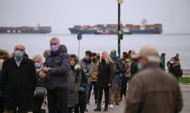 Plevris: Skyrocketing of COVID-19 infections expected on Tuesday