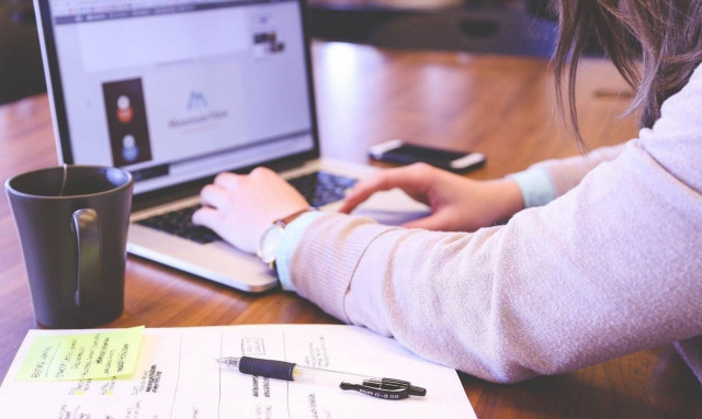 Εργασιακά: Yποχρεωτική τηλεργασία έως 50% σε ιδιωτικό και δημόσιο τομέα