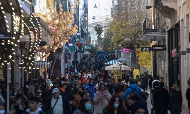 Εορταστικό ωράριο: Πώς θα λειτουργήσουν τα καταστήματα έως την Πρωτοχρονιά