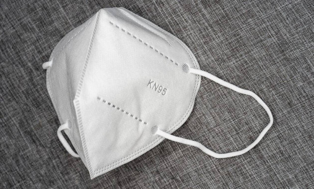 Με «καπέλο» πωλούνται οι μάσκες υψηλής προστασίας