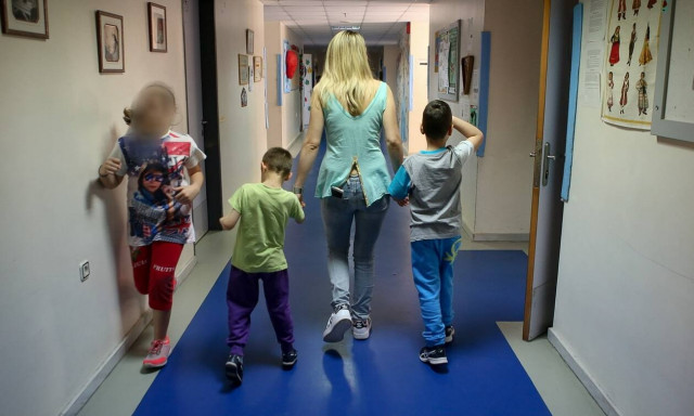 Κορονοϊός: Γροθιά στο στομάχι τα στοιχεία των θανάτων - Κάθε 12 δευτερόλεπτα ένα παιδί μένει ορφανό