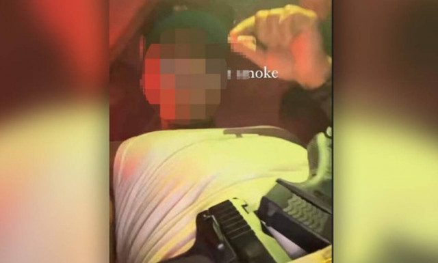 Στην Ασφάλεια Αττικής ο τράπερ που επιδείκνυε όπλα στα social media