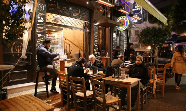 Νέα μέτρα: Η εισήγηση της επιτροπής για την Πρωτοχρονιά